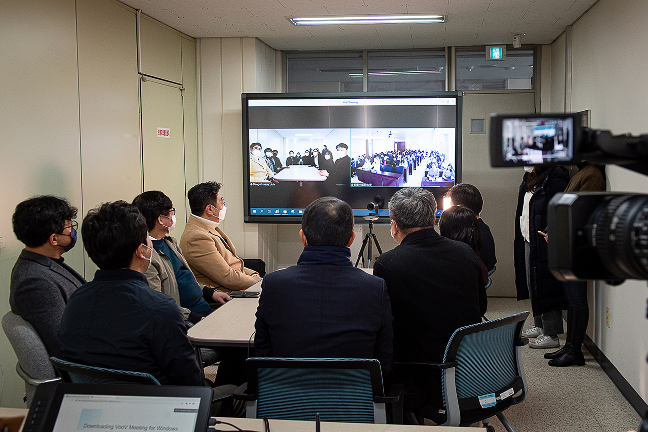 2학기 중국 장춘중의약대학 중외합작판학 프로그램 현지 원격 수업 진행에 따른 온라인 총평회 진행